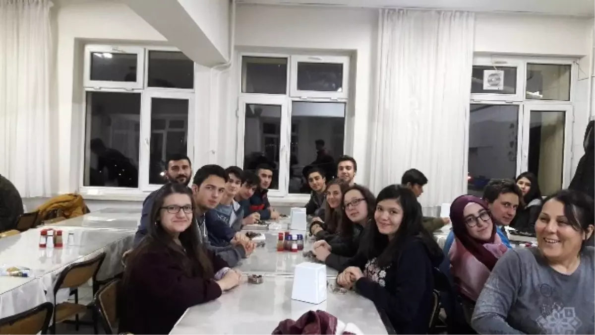 Fatih Fen Lisesi\'nde Kestane Tadında Kış Buluşmaları