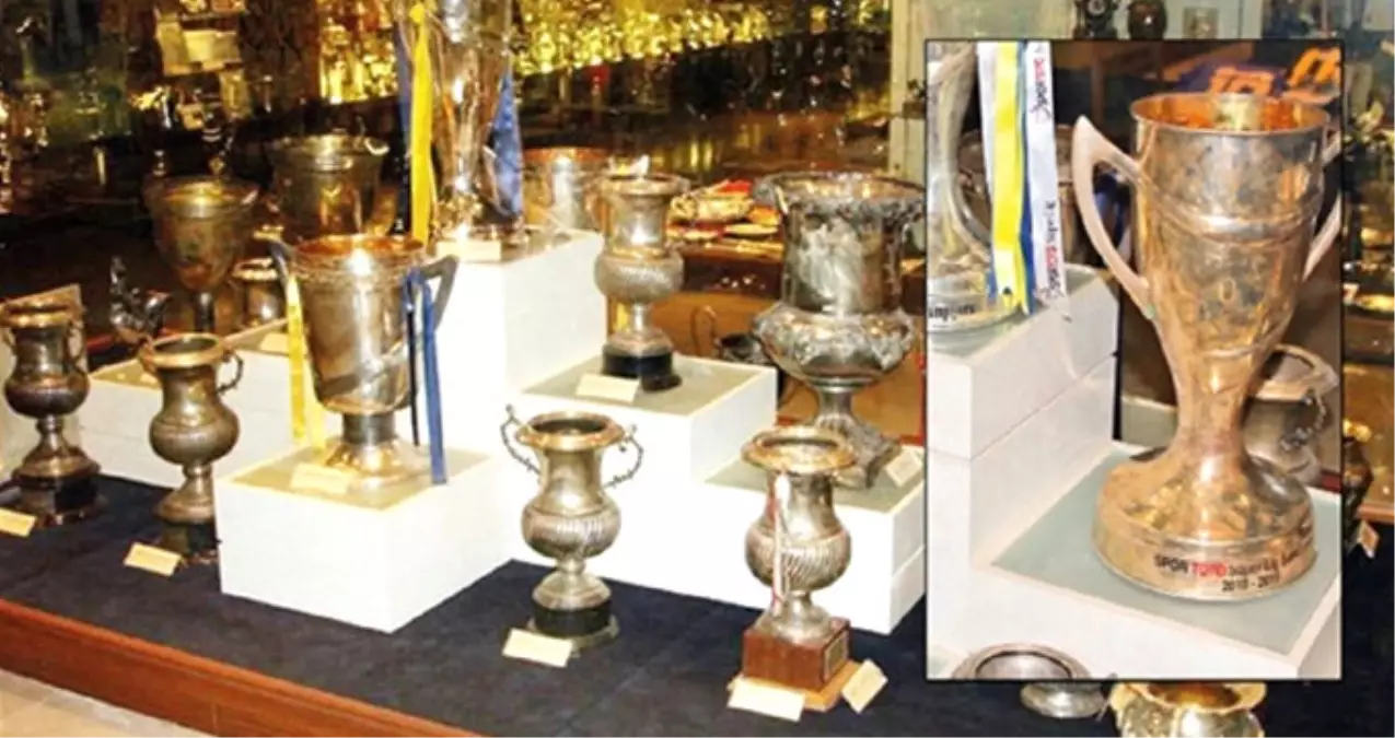 Fenerbahçe\'nin Kupasını Çalmaya Çalışan Şüpheli Tutuklandı