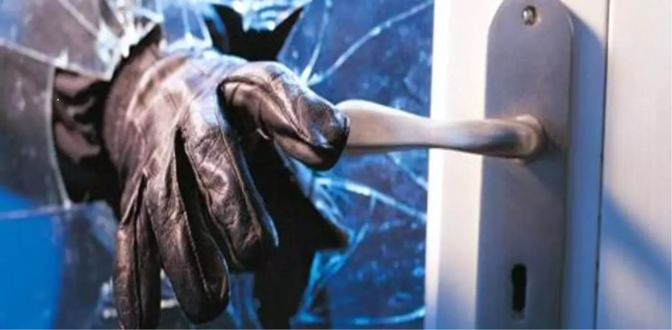 Hırsızlara Güvenlik Kamerası da Engel Olamadı