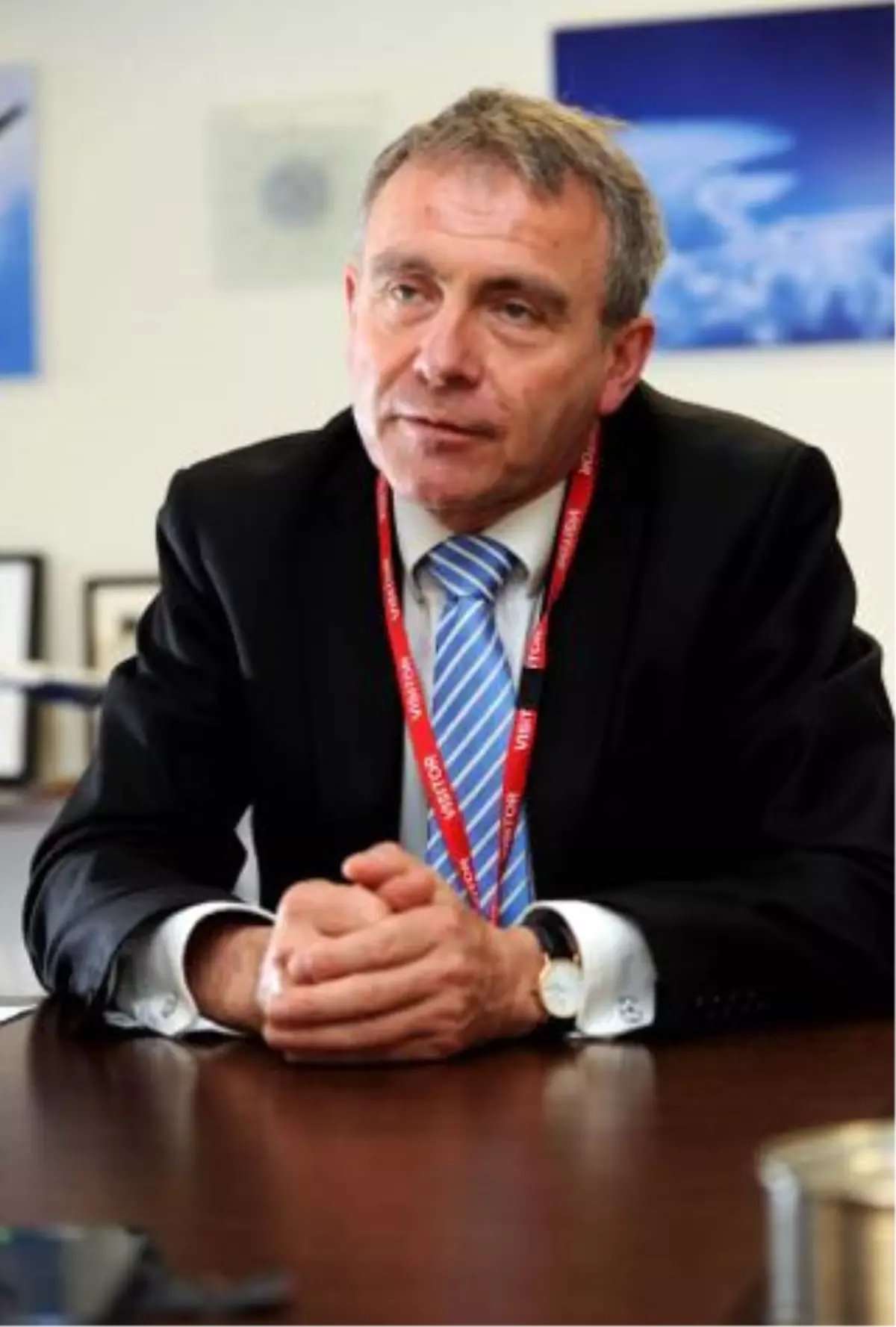 İngiltere, AB Çalışanları İçin Bin Sterlin Talep Etmeye Hazırlanıyor