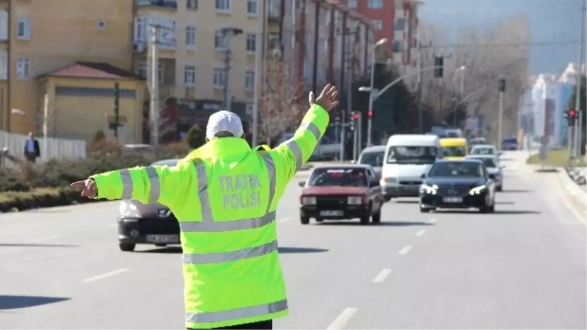 İstanbul\'da Günde 6 Bin Sürücüye Trafik Cezası Kesildi