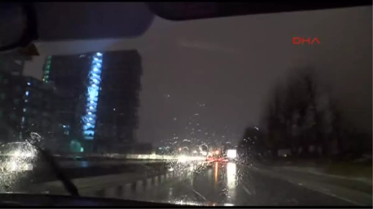 Istanbul\'da Yağmur Etkili Oluyor