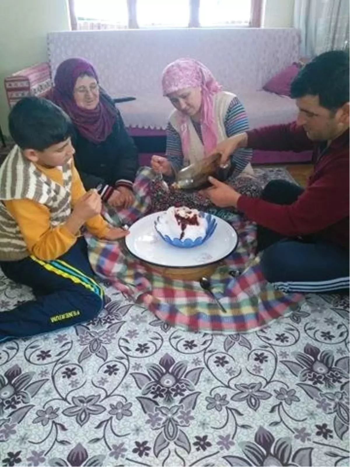 Kar Yağdı, Helvasını Yediler