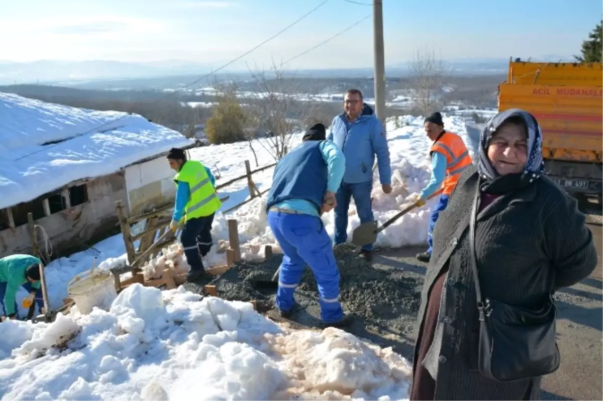 Kartepe\'de Alt ve Üst Yapı Çalışmaları Sürüyor