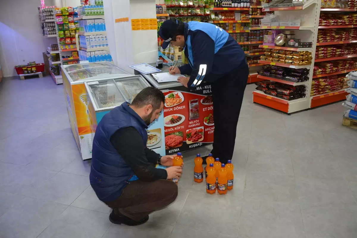 Kartepe Zabıtası son kullanma tarihlerini mercek altına aldı