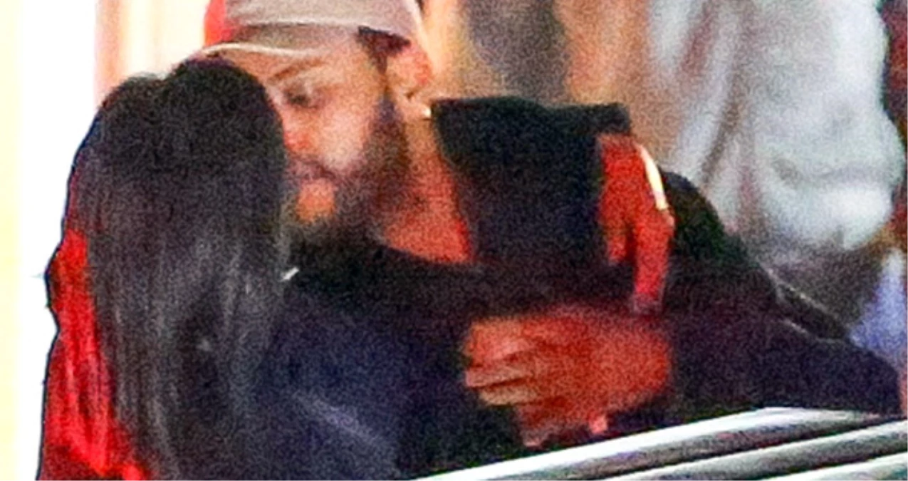 Selena Gomez, The Weeknd ile Öpüşürken Görüntülendi