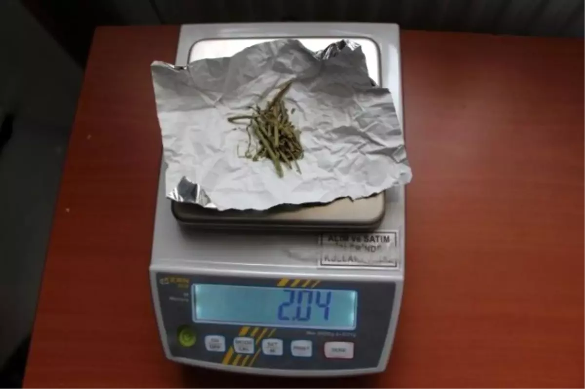 Şüpheli Araçtan Uyuşturucu ve Av Tüfeği Ele Geçirildi