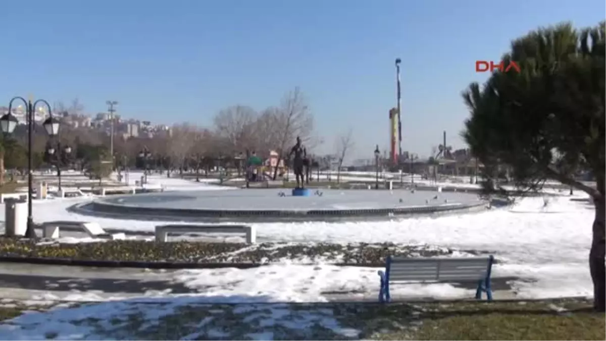 Tekirdağ\'da Süs Havuzları Dondu