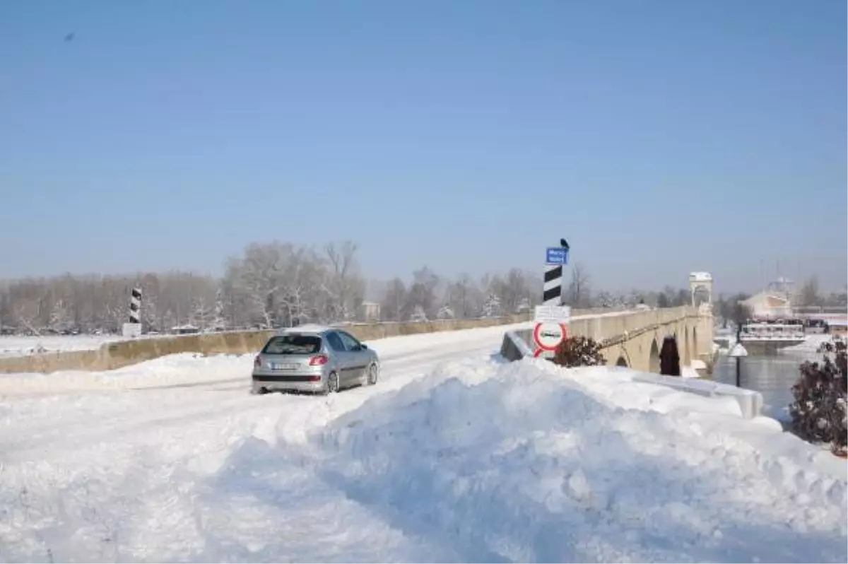 Trakya\'da Kar, Yerini Buzlanmaya Bıraktı