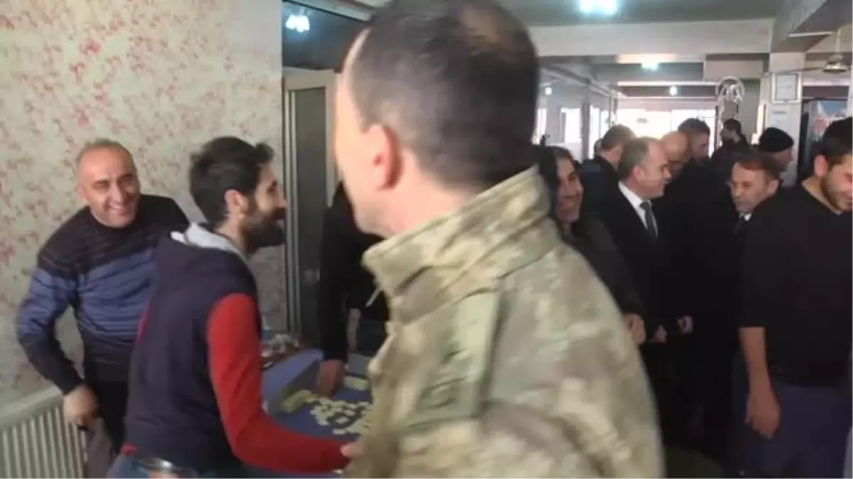 Tuğgeneral Tayanç: \'Hakkari Halkına Güvendiğim Için Askerleri Çarşıya Göndereceğim\'