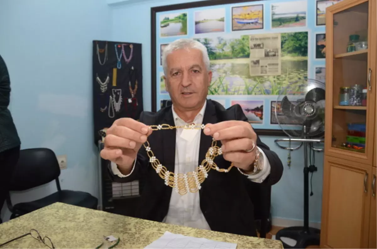 Ücretsiz Kurslarda Meslek Öğrenip Ailelerine Katkı Sağlıyorlar