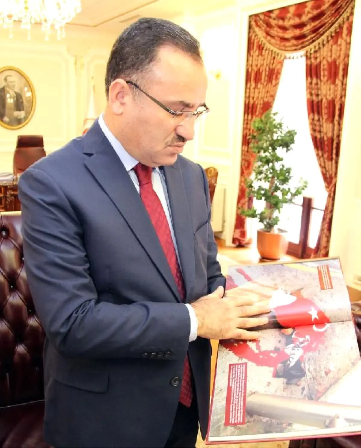 Adalet Bakanlığı\'ndan \'15 Temmuz: Yüzyılın İhaneti Yüzyılın Zaferi\' Kitabı