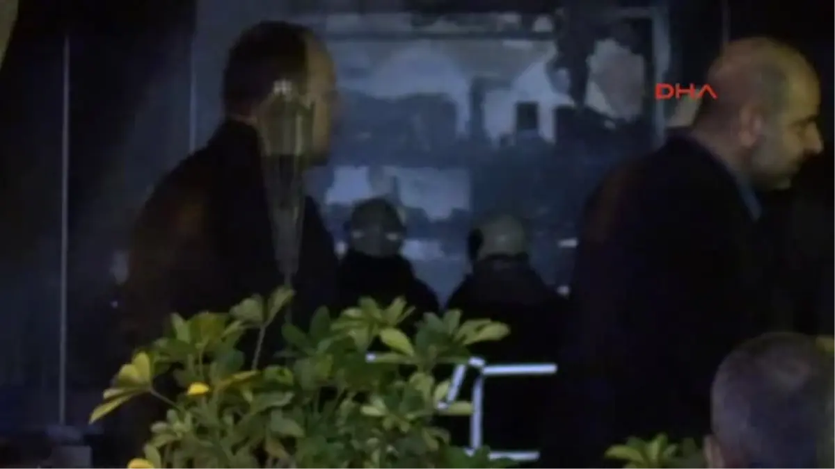 Adana - Kafe-bar Yangında Kullanılmaz Hale Geldi