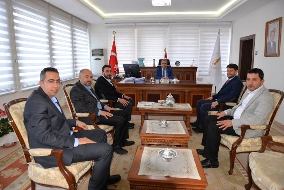 Ahmet Eşsiz: Bir Ülke Mühendis ve Mimarlarının Omuzlarında Yükselir