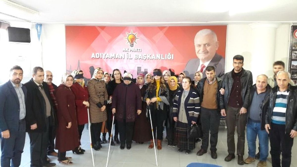Ak Partili Kadınlar Kendilerini Görme Engellilerin Yerine Koydu