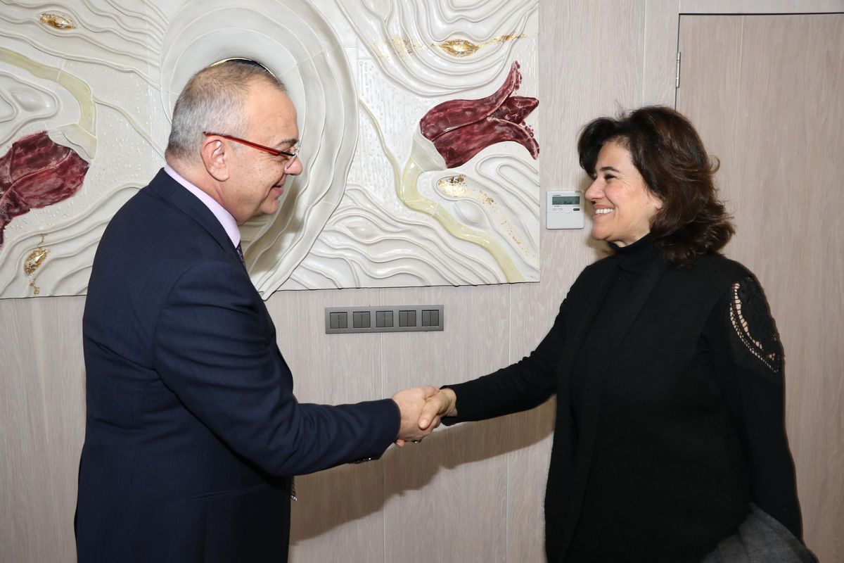 Akhisarlı Meclis Üyelerinden Başkan Ergün\'e Ziyaret