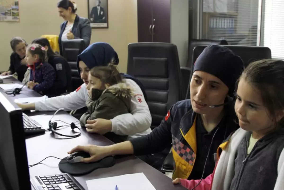 Anaokulu Öğrencileri 112 Çağrı Merkezini Ziyaret Etti