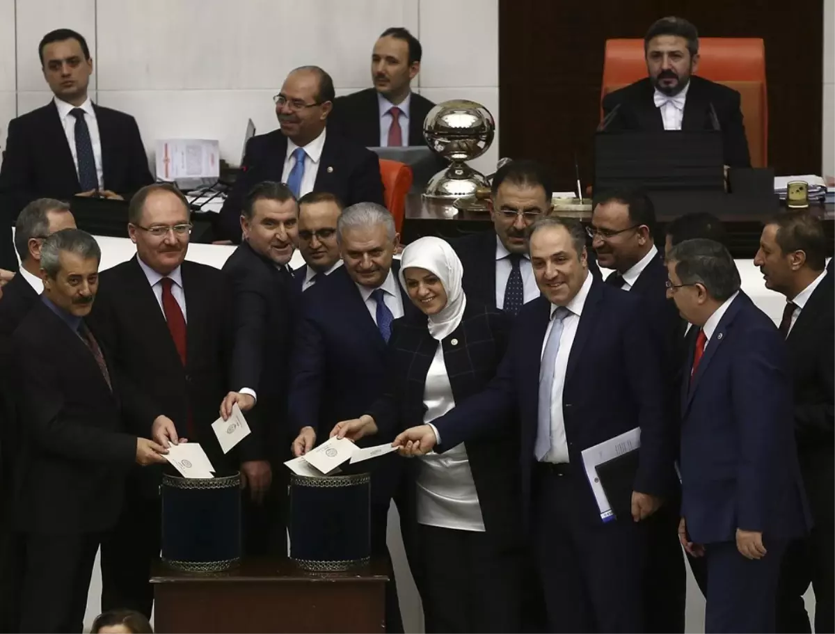 Anayasa Değişiklik Teklifinin 8. Maddesi Kabul Edildi