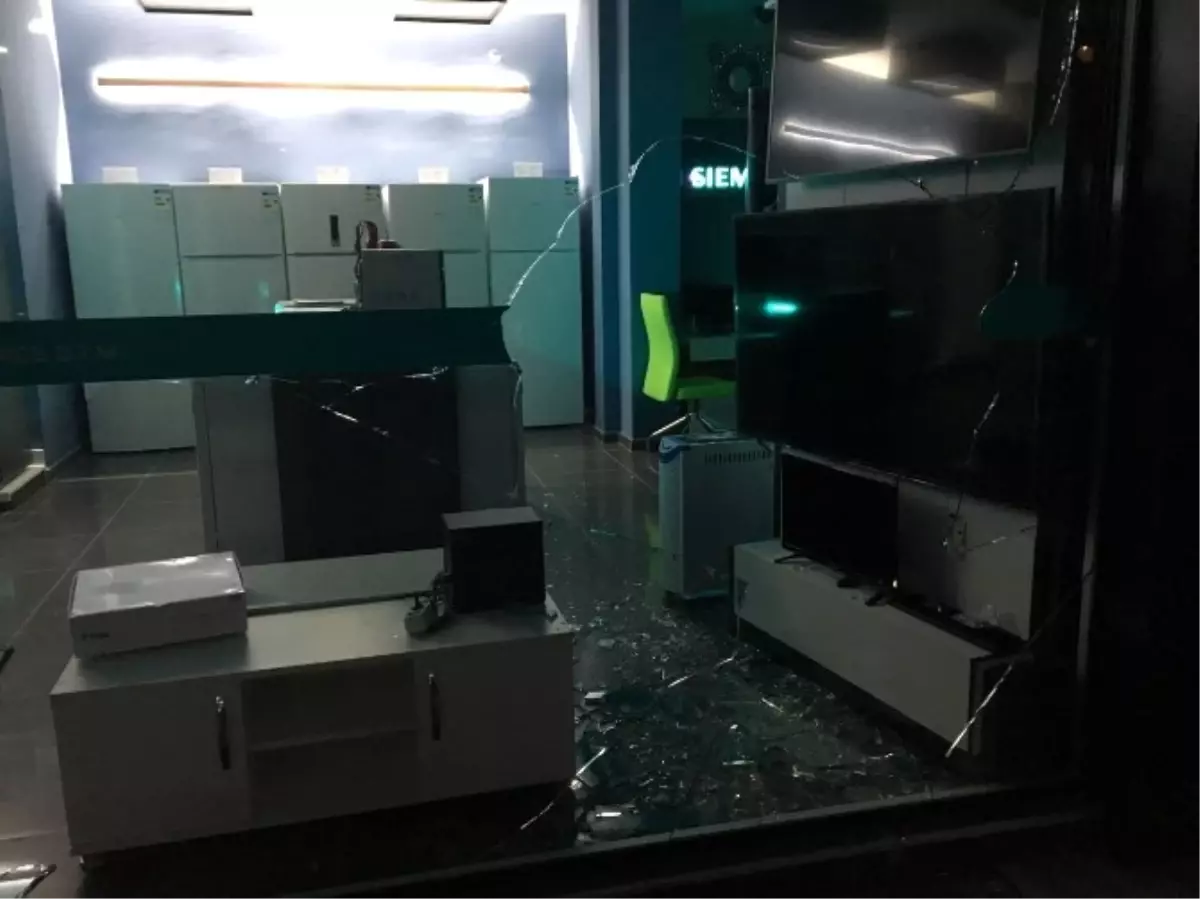 Antalya\'da Pompalı Tüfekle İş Yeri Soygunu