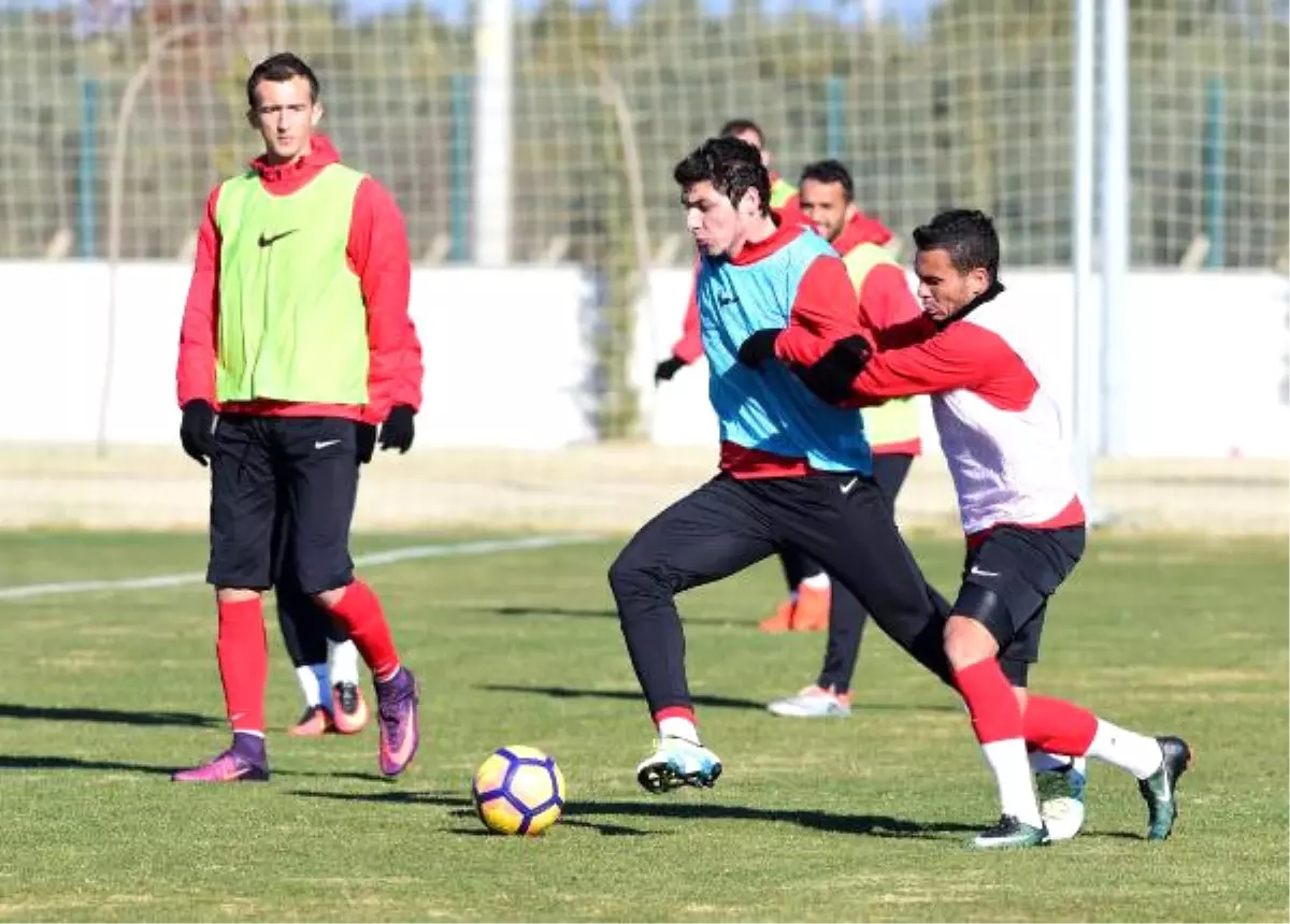 Antalyaspor\'da Taktik Antrenman