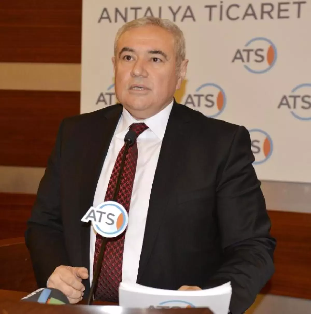 Atso Başkanı Çetin\'e Portre Hediyesi