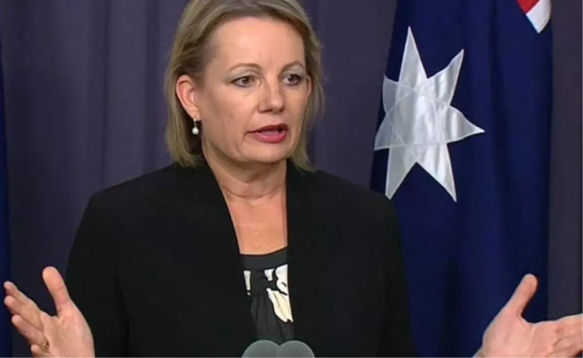 Avustralya Sağlık Bakanı İstifa Etti