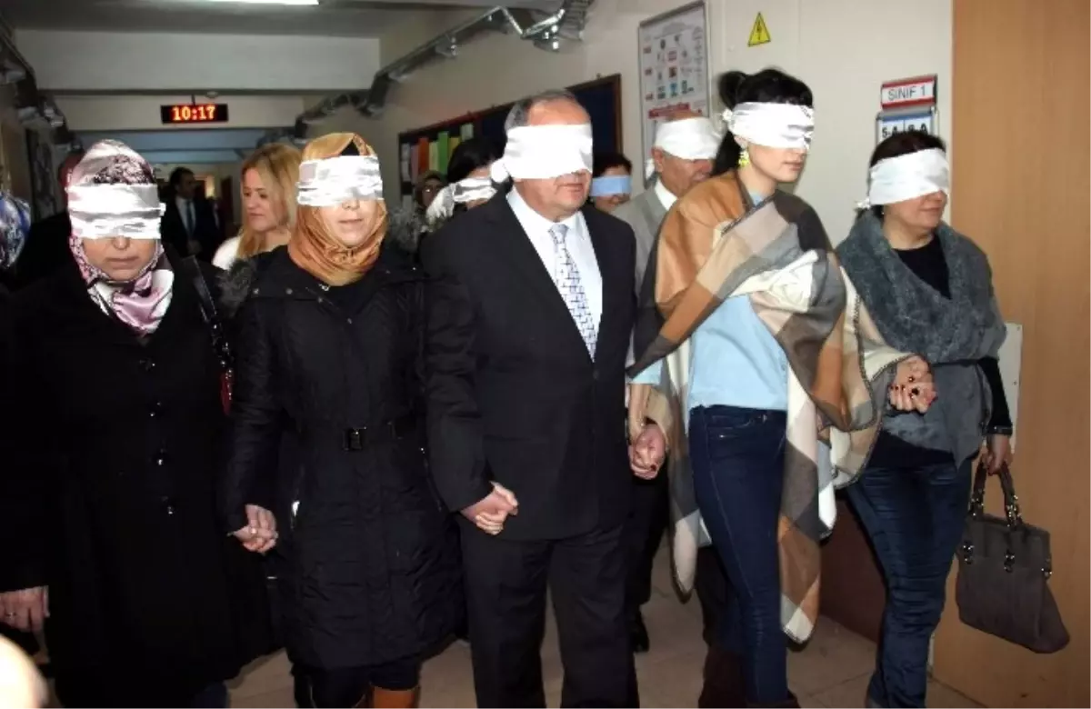 Beyaz Baston Görme Engelliler Haftası