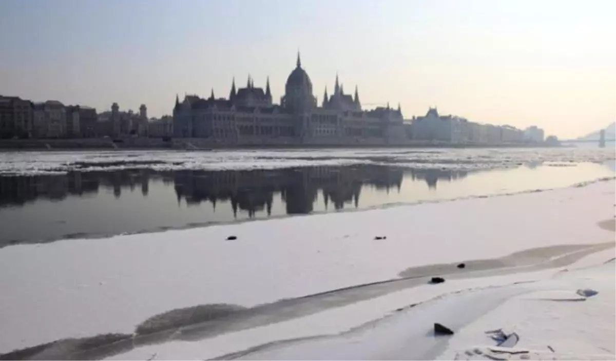 Bulgaristan\'da Deniz Dondu