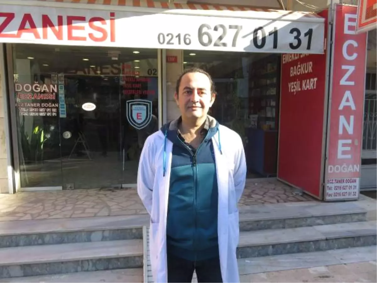 Eczacı Silahlı Soyguncuyu Kapı Önüne Atınca Kurşunların Hedefi Oluyordu