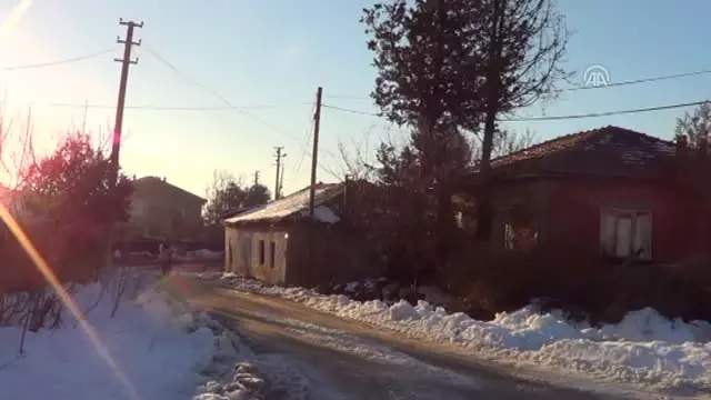 Eriyen Kar Suları Yatalak Hastanın Evini Bastı Son Dakika