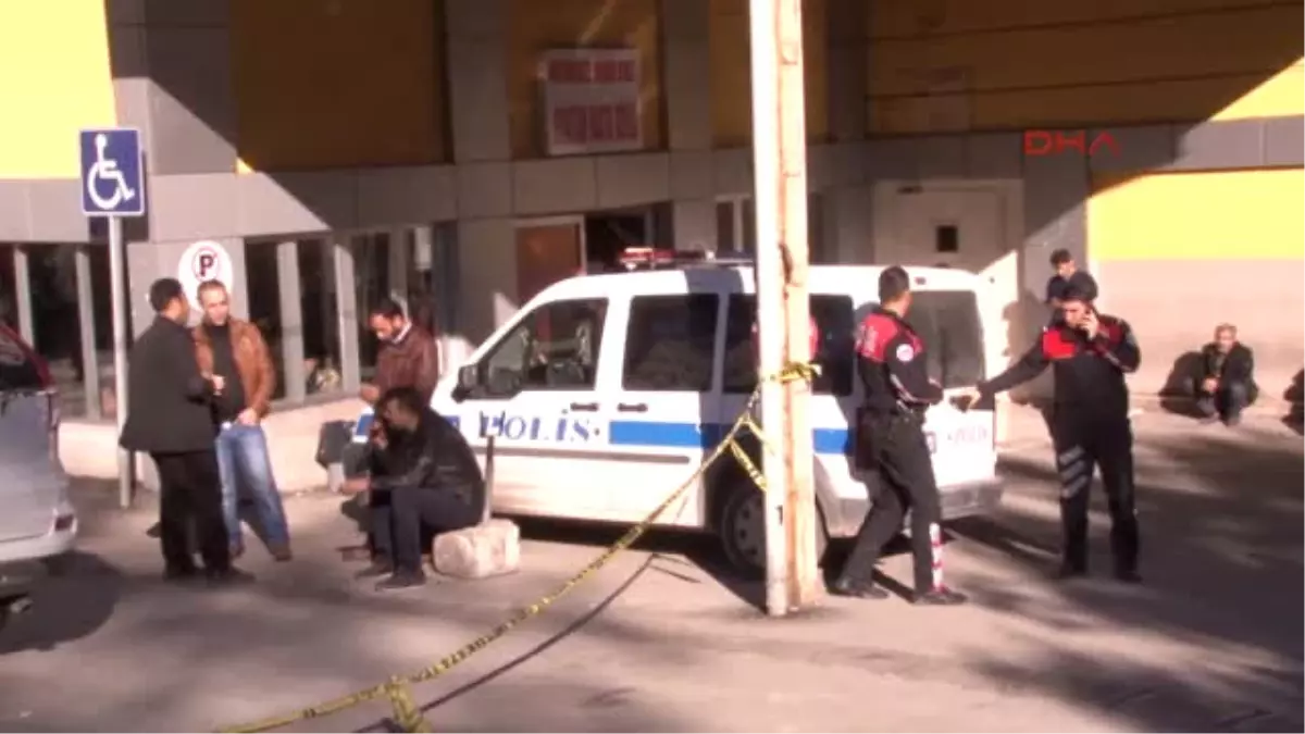 Gaziantep Yolda Yürürken Maganda Kurşunuyla Yaralandı