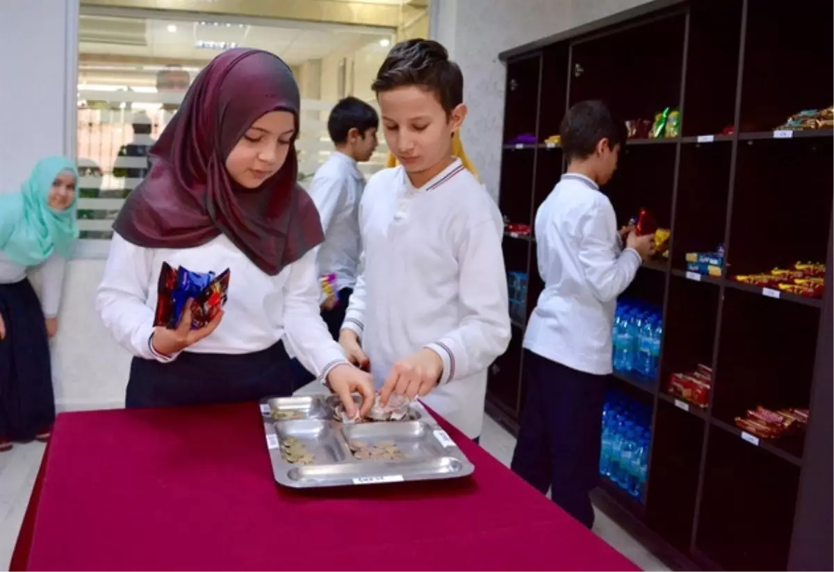 Kapısı ve Kasiyeri Olmayan Örnek Kantin