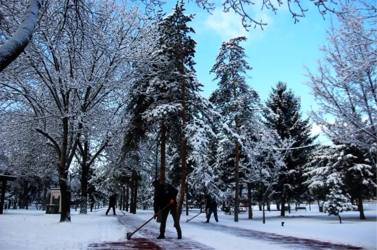 Kar Yağdı, Şehir Merkezi Beyaza Büründü