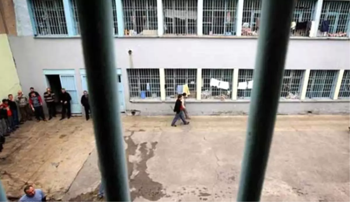 Metris Cezaevi\'nden Firar