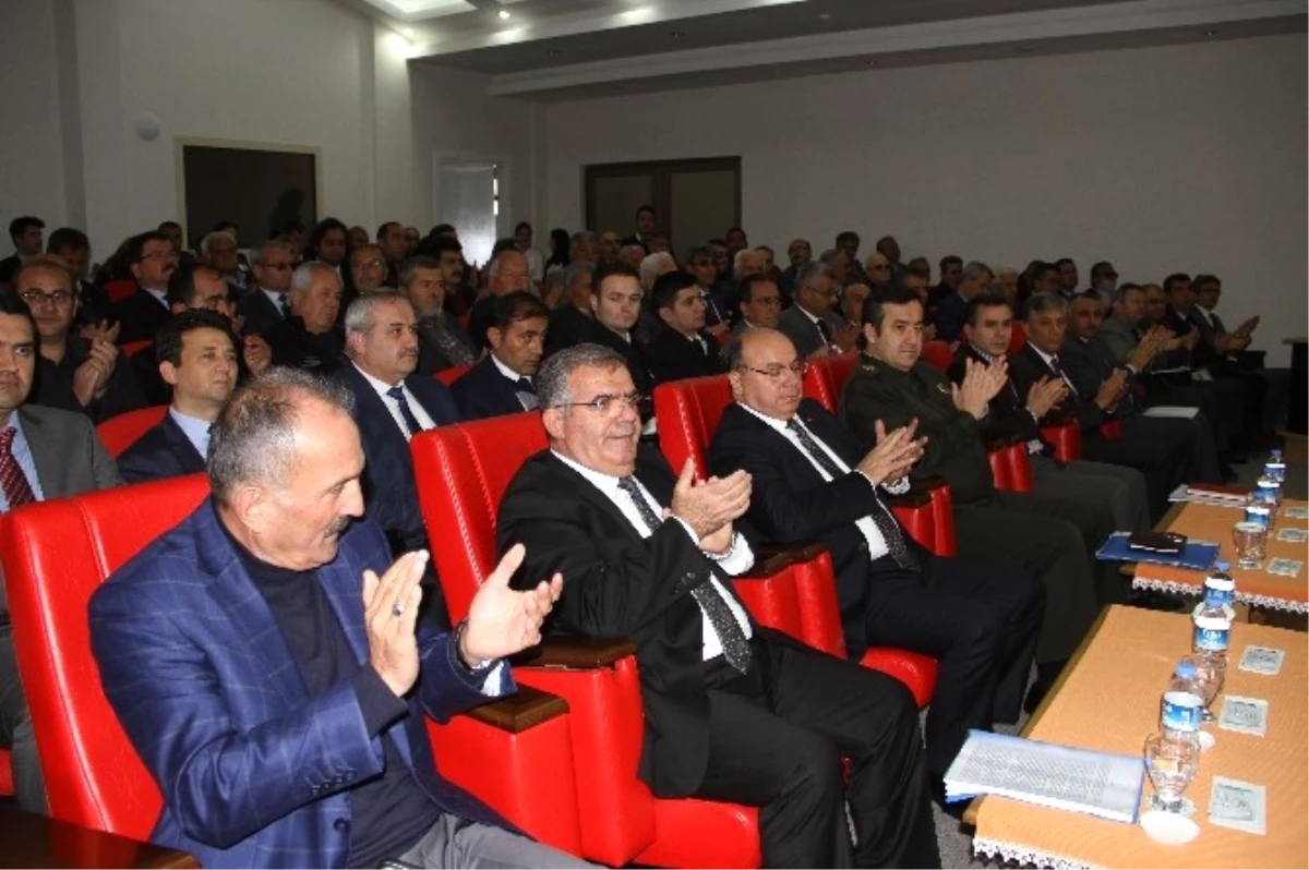 Muğla Valisi Amir Çiçek Fethiye\'de Muhtarlarla Toplantı Yaptı
