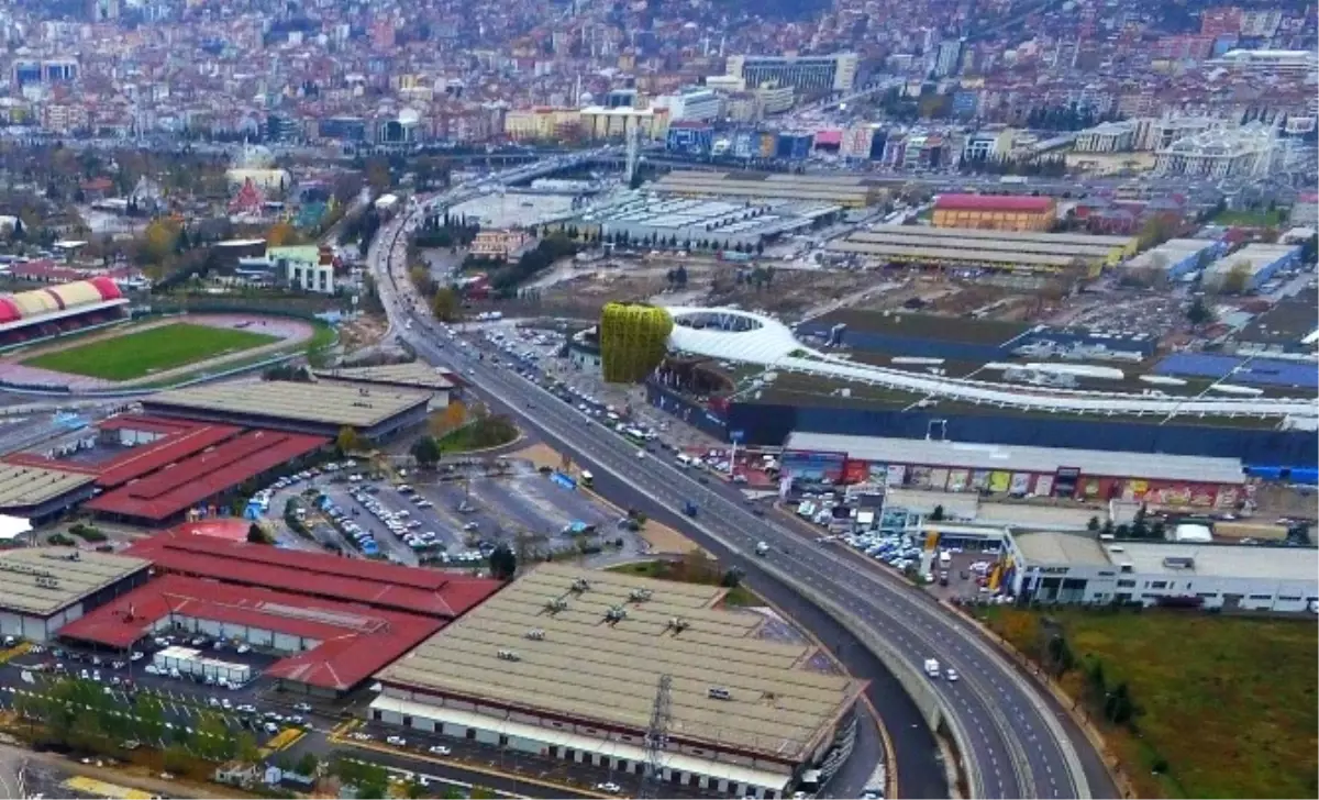 Outlet Center Yoluna Yaya Geçidi