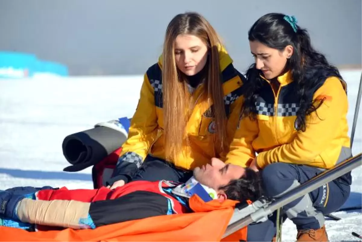 Sağlıkçılar, Kar Üstünde Eyof\'a Hazırlanıyor