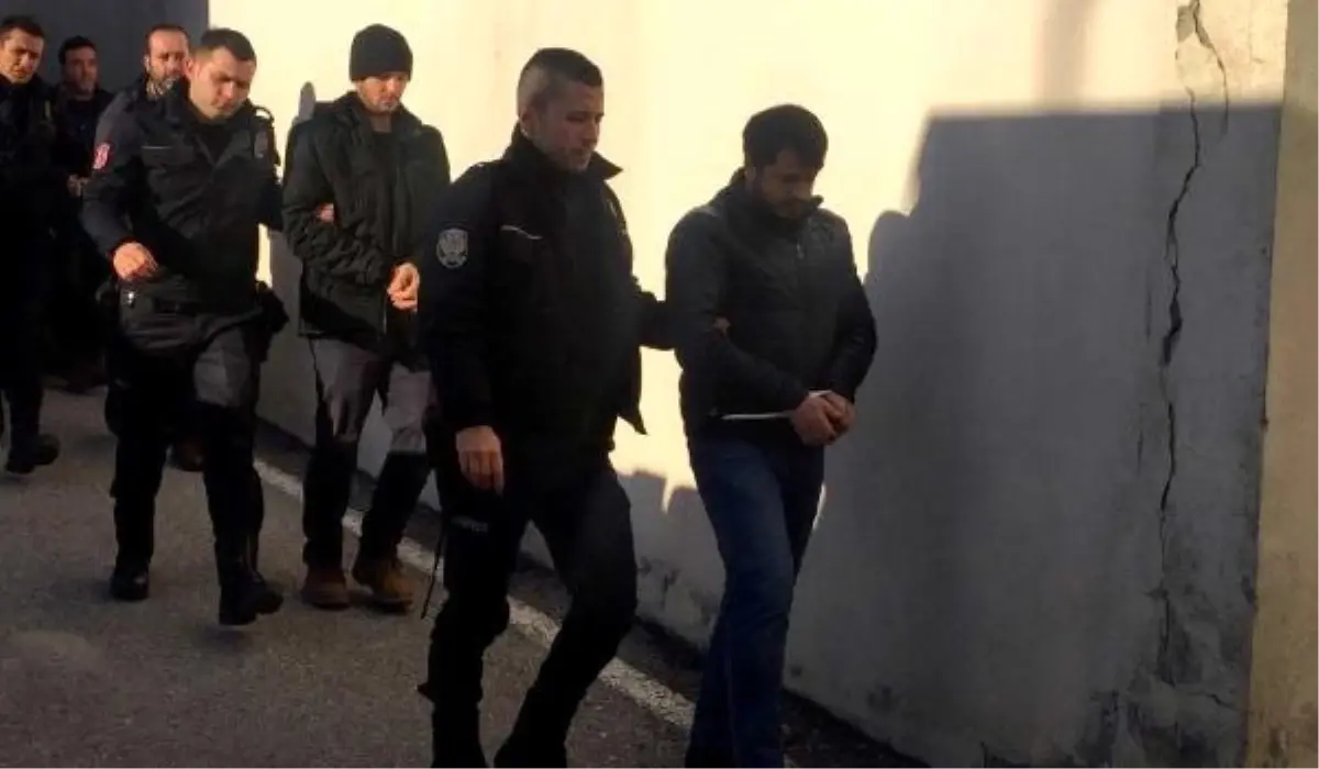 Sakarya\'da Fetö Soruşturmasında 19 Polis Adliyeye Sevk Edildi