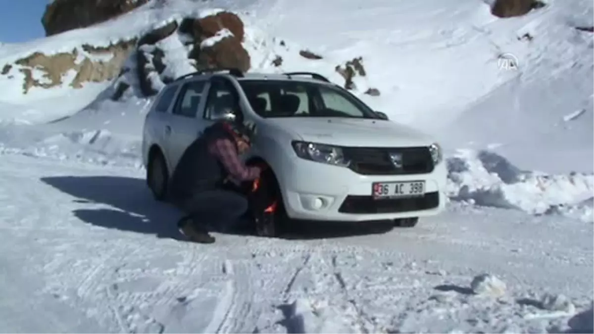 Sarıkamışlı Sürücüler "Kar Çorabı" Ile Yollarda