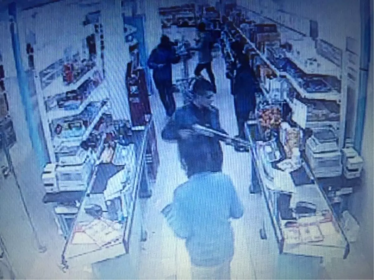 Soygun Haberi İzleyip, Marketten Gasp Yaptılar