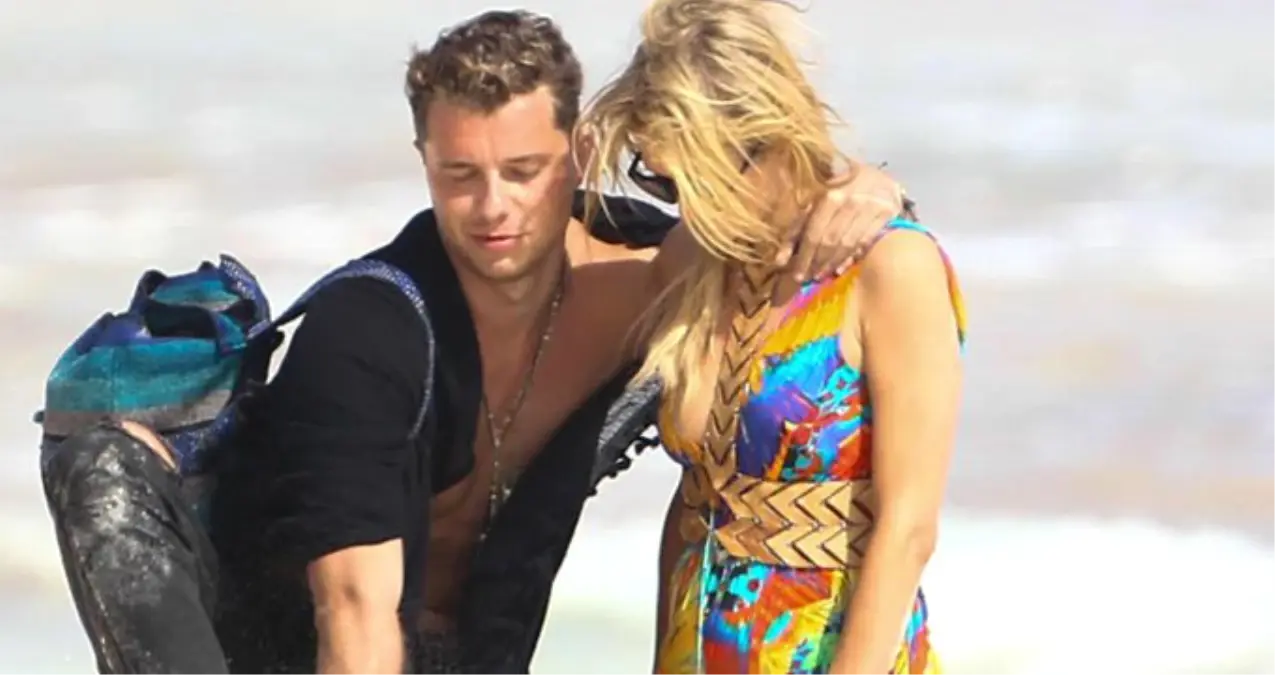 Rüzgarın Azizliğine Uğrayan Paris Hilton\'un İç Çamaşır Giymediği Anlaşıldı