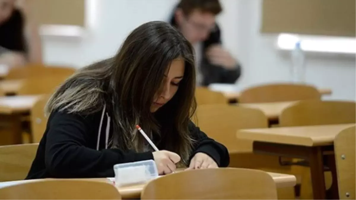YÖK Başkanı: Bütünleme Sınavları Kaldırılmadı