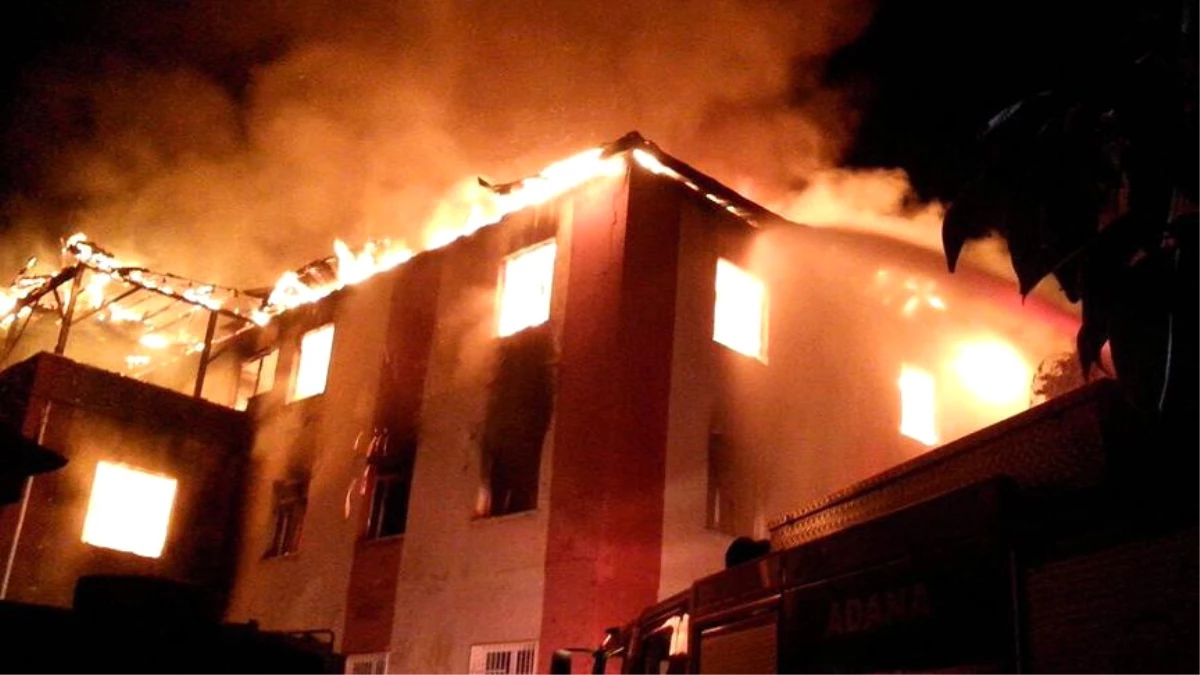 Adana\'da Özel Öğrenci Yurdundaki Yangın