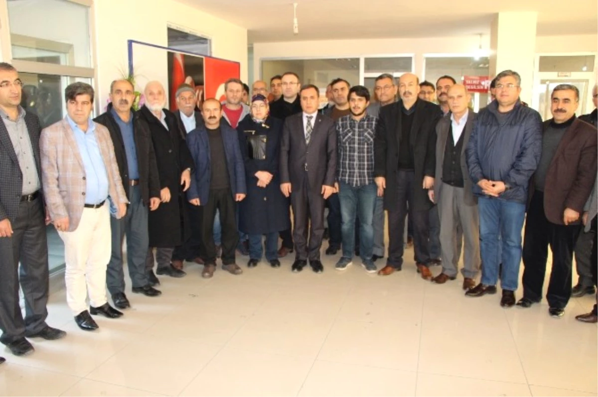 AK Parti Kahta Teşkilatı Başkanvekili Ahmet Aydın\'a Sahip Çıktı
