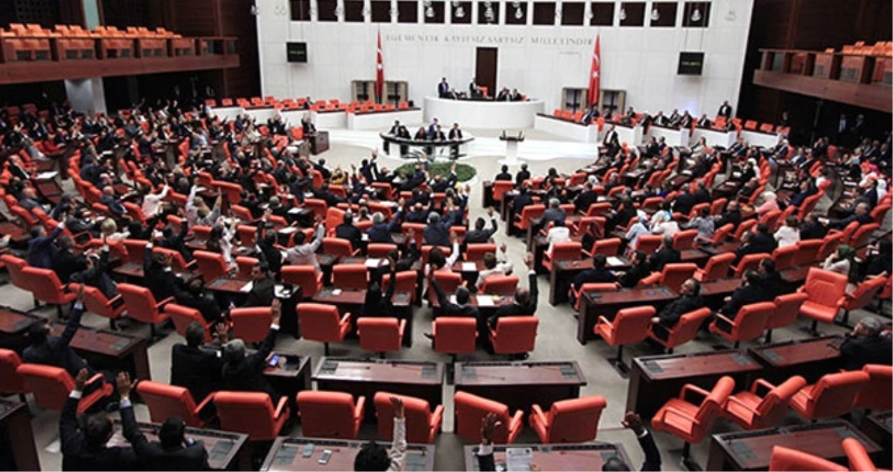 Anayasa Değişikliği Teklifinin 12. Maddesi, 344 Oyla Meclis\'te Kabul Edildi