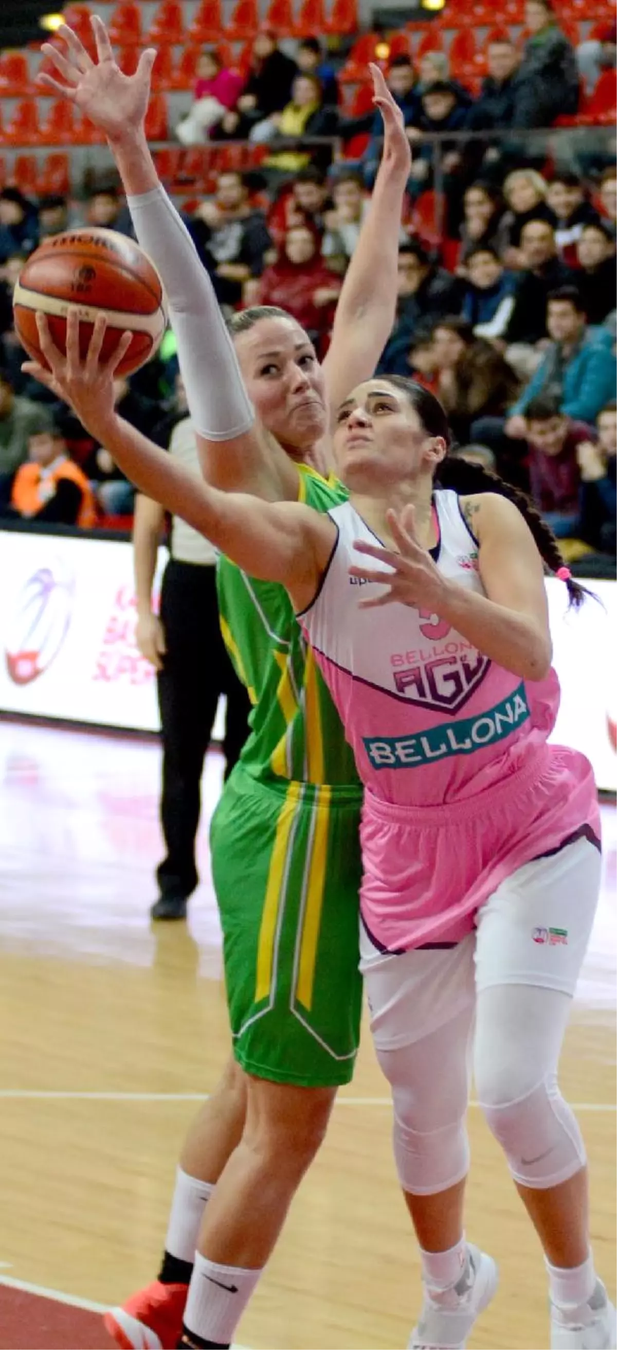 Bellona Agüspor-İstanbul Üniversitesi: 77-66