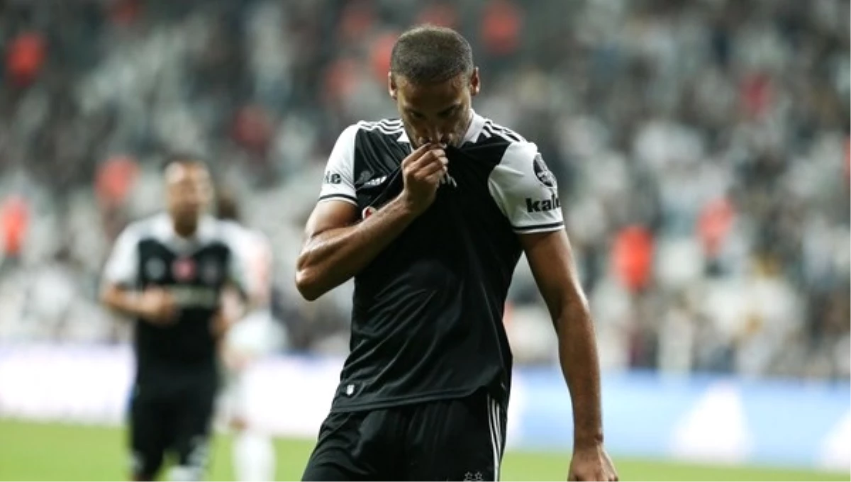 Cenk Tosun: \'Beşiktaş\'ın Tek Rakibi Beşiktaş\'