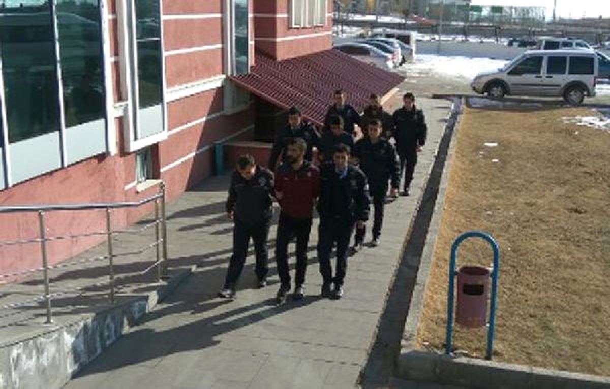 Erciş\'te Hırsızlık ve Uyuşturucu Suçundan 6 Kişi Tutuklandı