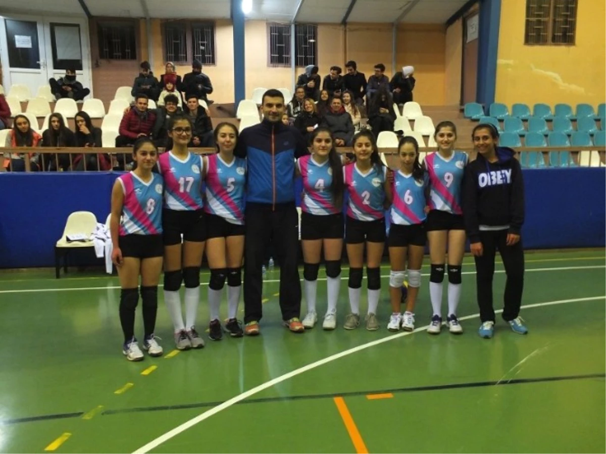 İdmanyurdu Spor Voleybol Yıldız Kızlar Takımı Galibiyetle Başladı