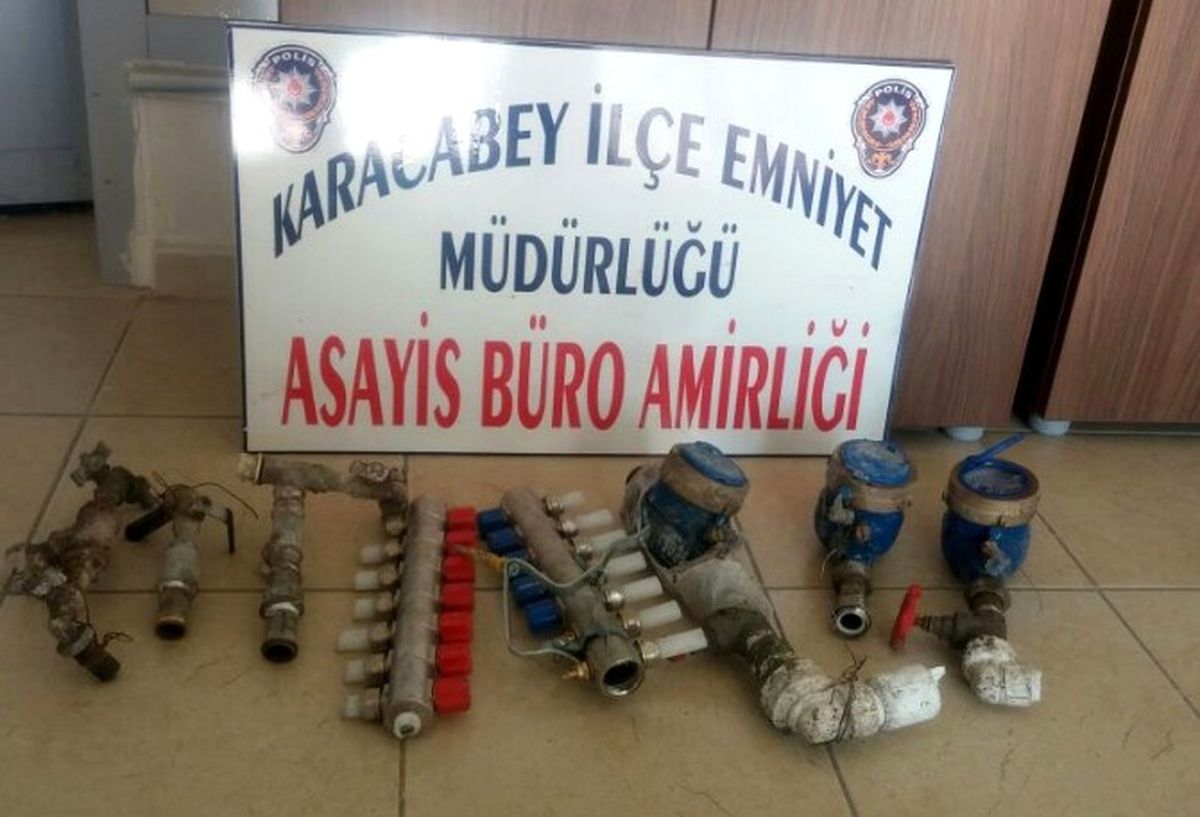 Karacabey\'de Su Sayacı Hırsızlığı